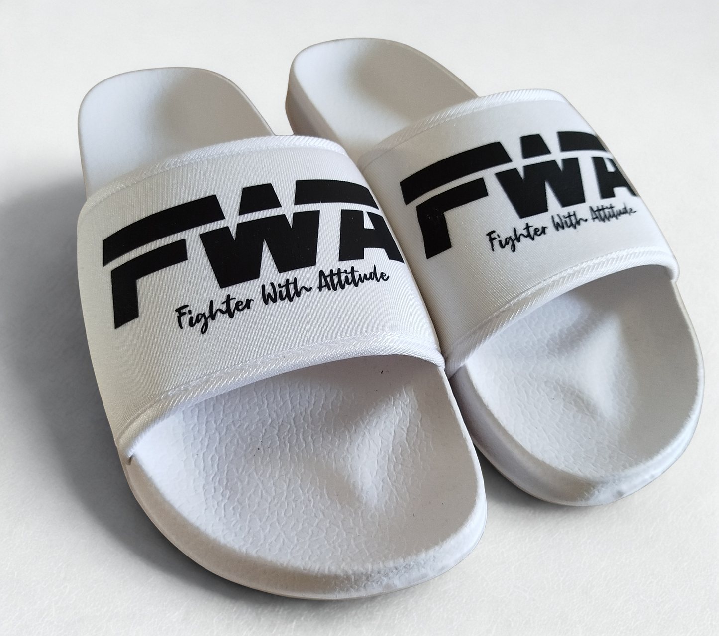 Claquettes FWA WHITE