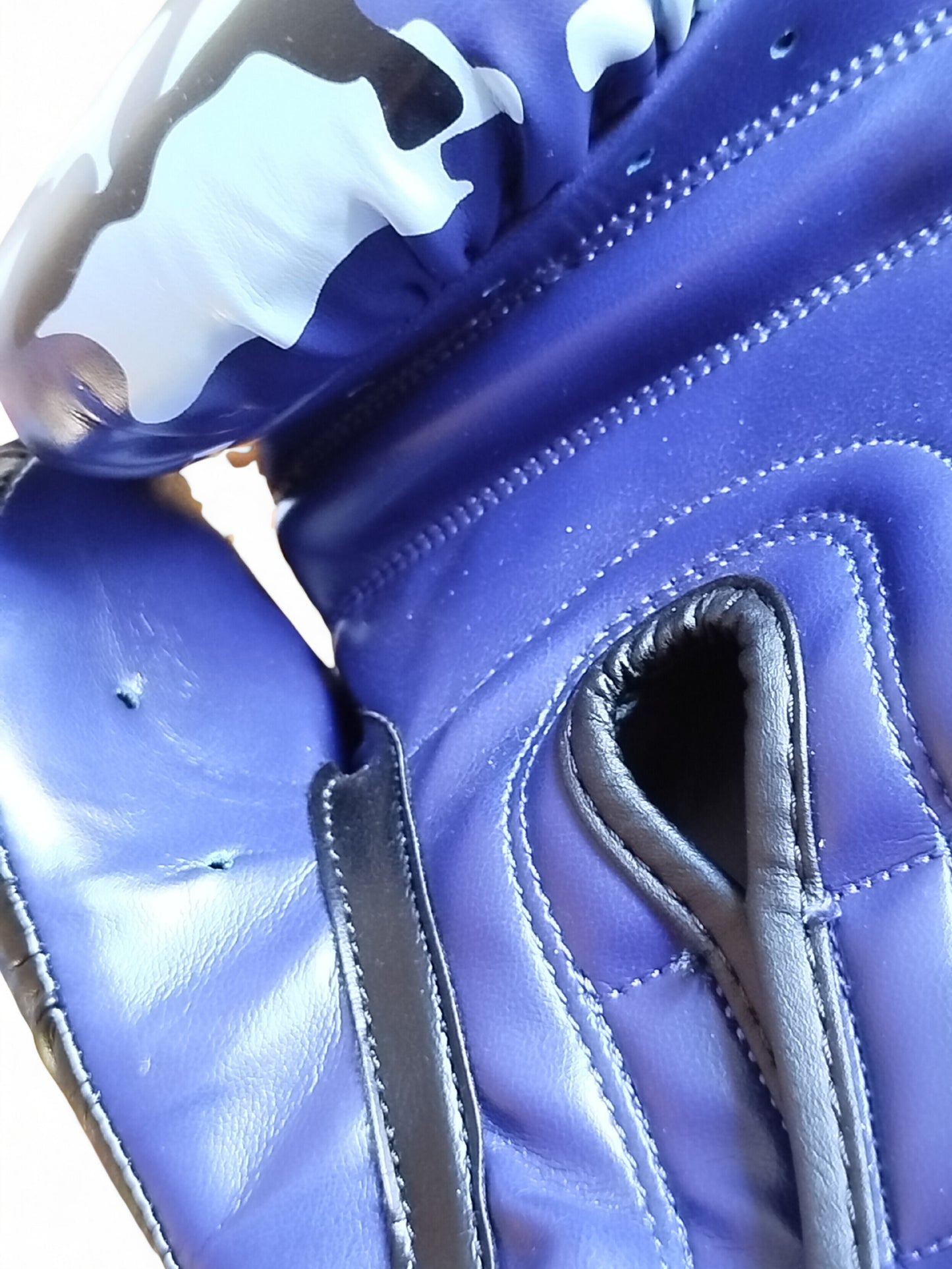 GLOVES BC